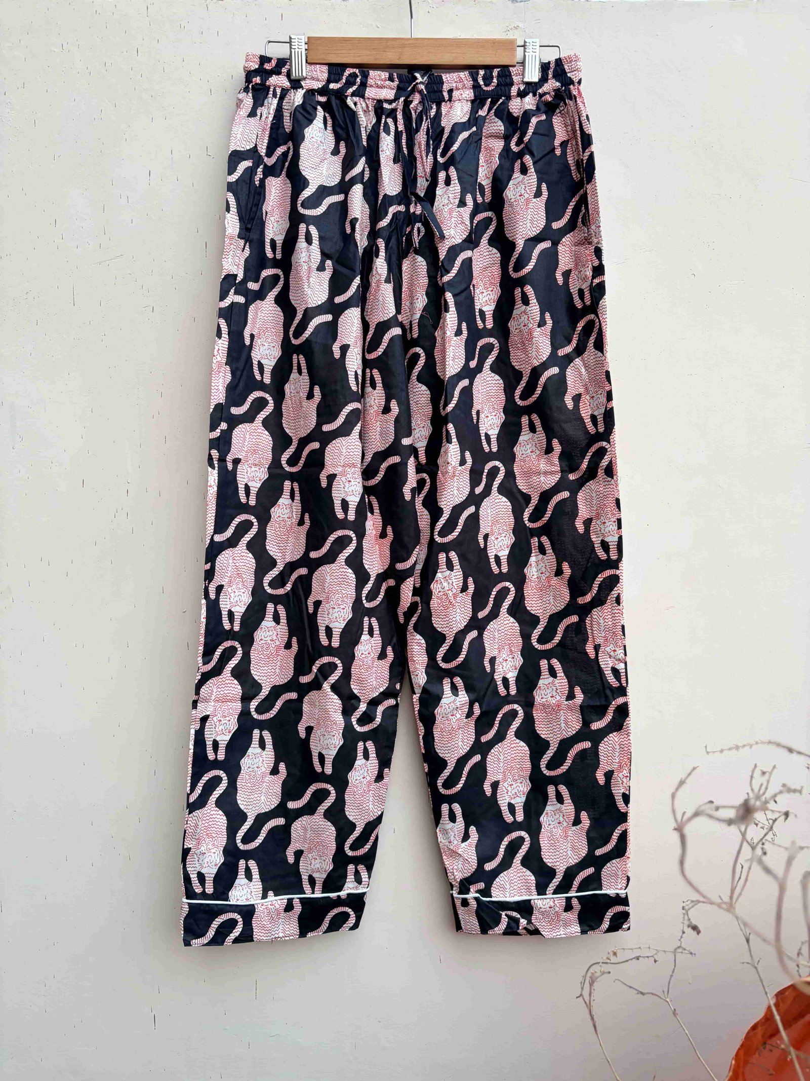 Bold Black & Blush Animal Motif Printed Pajamas sets